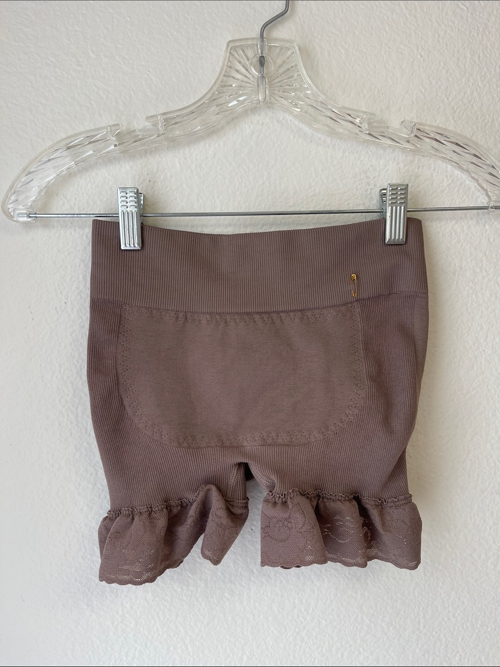 Seamless High-Waist Shaping Shorts with Ruffle Hem - Brown